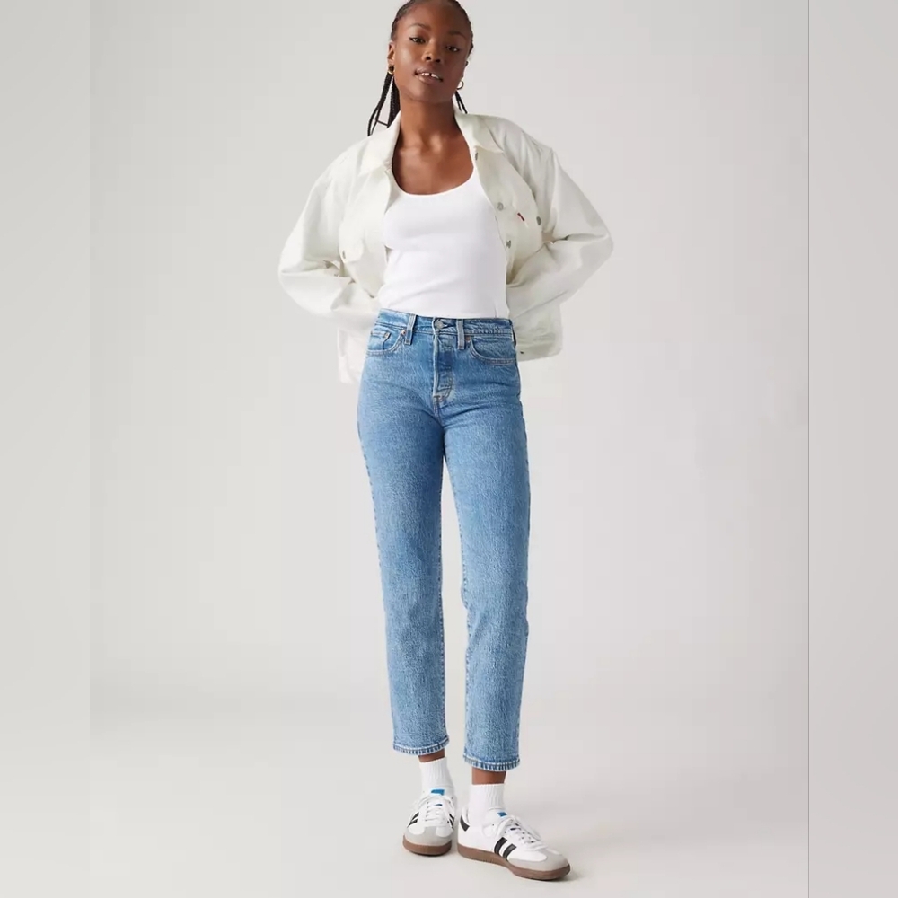 Levi’s Wedgie Straight Jeans Medium Wash High Rise Denim Size 25